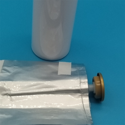 Compact Travel-Friendly Female Bag on Valve for On-the-Go Dry Shampoo with 360° Spray Nozzle